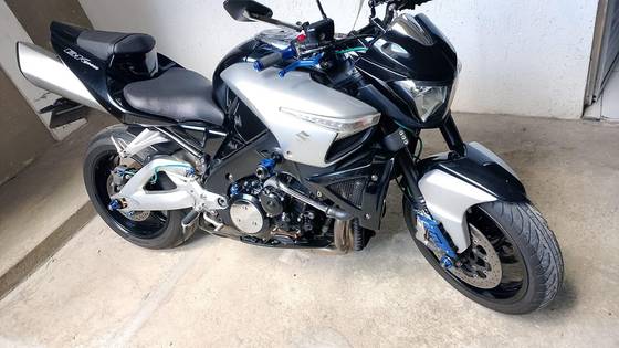 SUZUKI B-KING SUZUKI B-KING